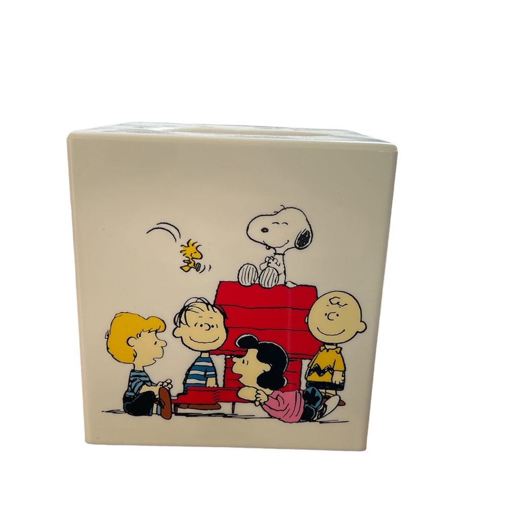 Peanuts Boutique Tissue Box Holder